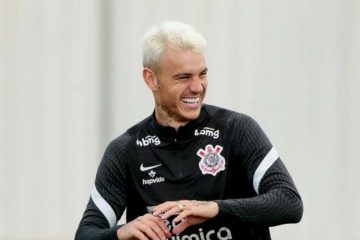 Roger Guedes treina e pode ser relacionado para Corinthians x Juventude