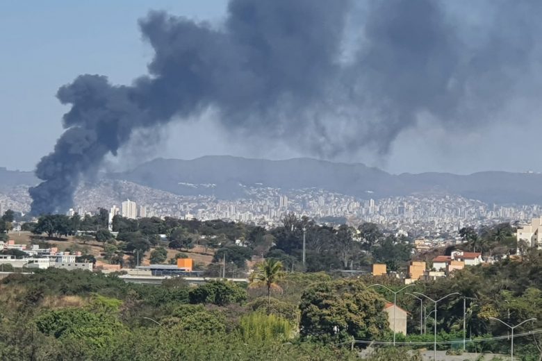 Incêndio atinge empresa de turismo em Belo Horizonte