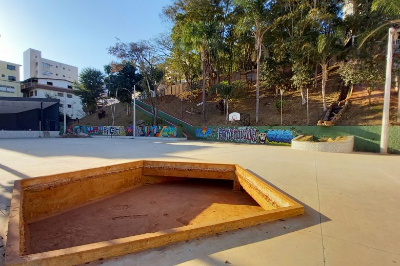 Fonte da praça do Povo será refeita antes de entrega do espaço para comunidade Fonte da praça do Povo será refeita antes de entrega do espaço para comunidade