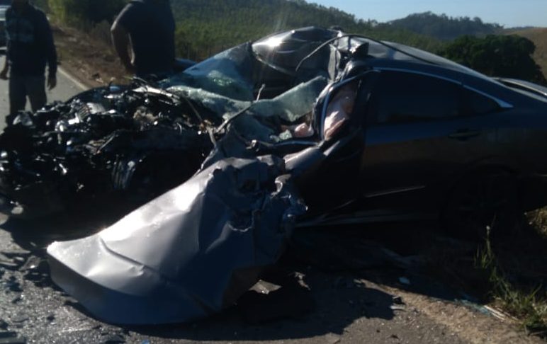 Médico pediatra morre em grave acidente na MG-329