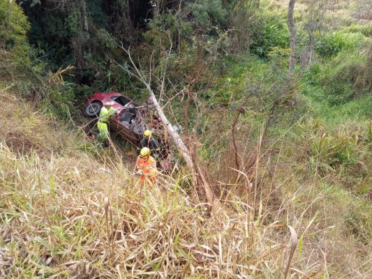 Casal é socorrido e filha morre em acidente na BR-040