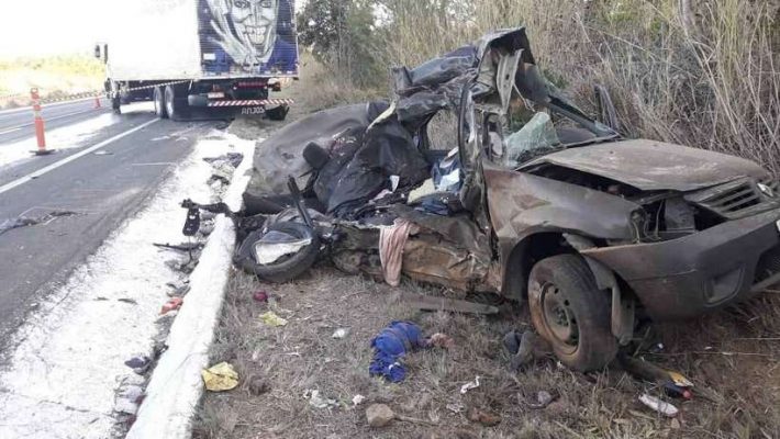 Seis pessoas morrem em acidente na br-135