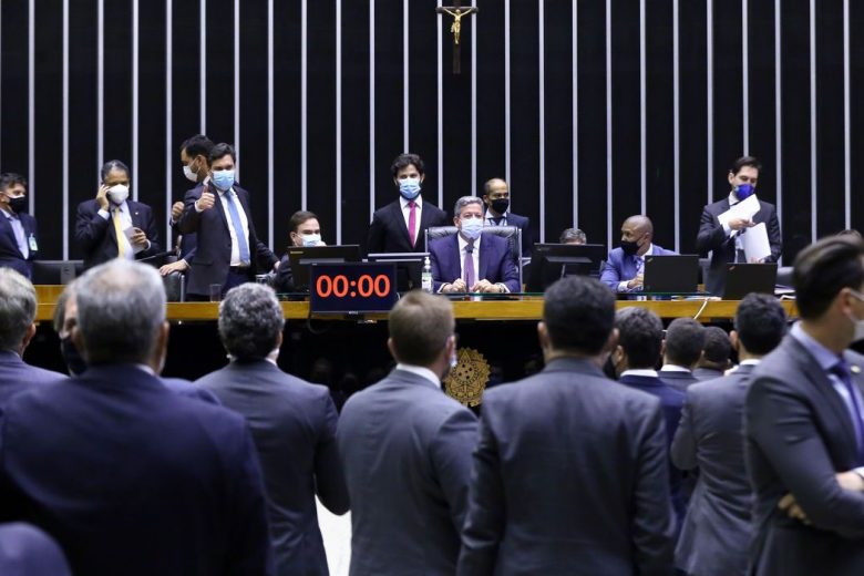 Câmara aprova cassação do mandato da deputada Flordelis