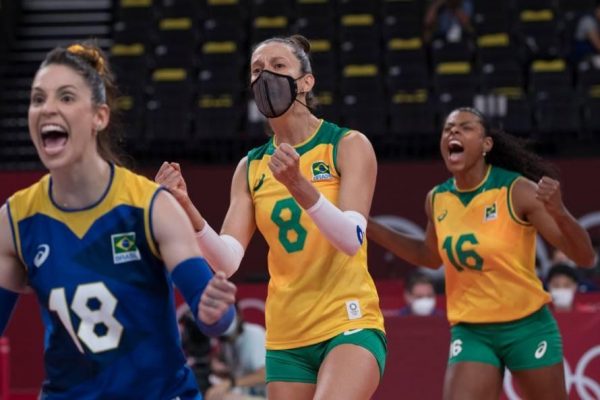 Seleção brasileira feminina de vôlei vai à semifinal das Olímpiadas