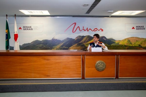 Remanejamento de doses das vacinas em Minas Gerais