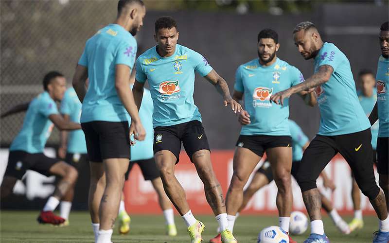 Seleção Brasileira faz último treino em São Paulo antes de jogo no Recife