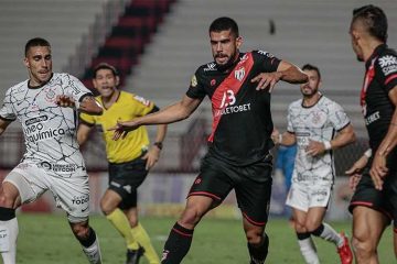 Sem Willian, Corinthians empata com Atlético-GO em jogo com polêmica do VAR