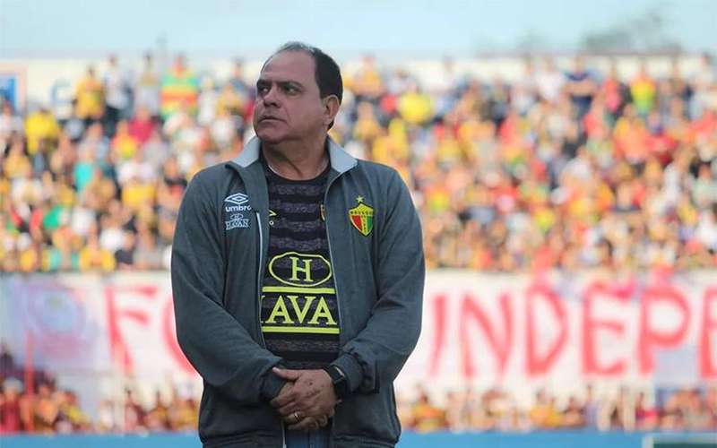 Brusque acerta volta do técnico Waguinho Dias para reagir na Série B