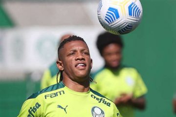 Com lesão no tornozelo, Danilo desfalca Palmeiras diante da Chapecoense