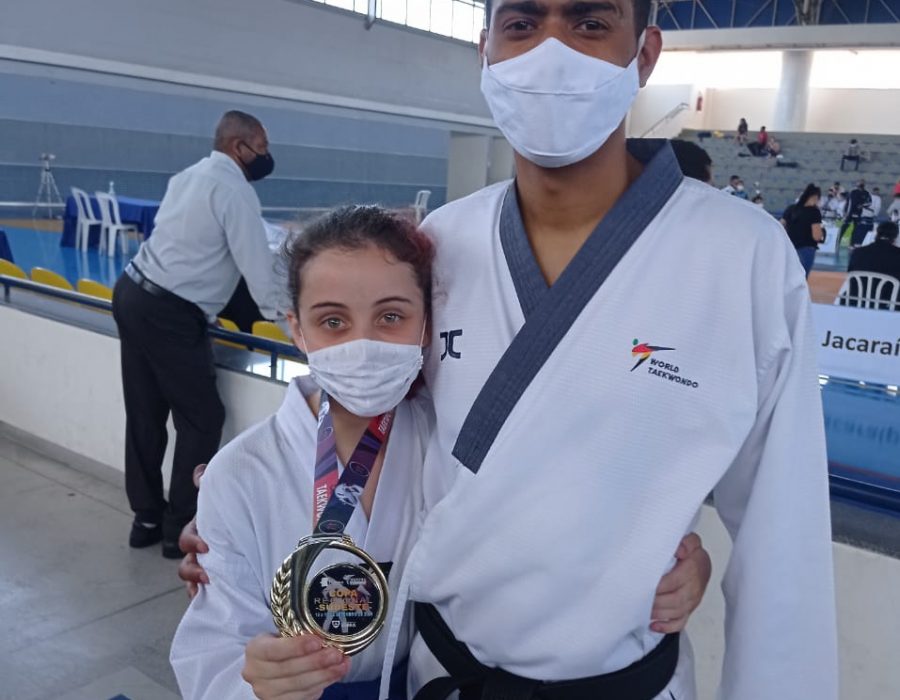 Equipe itabirana de Taekwondo segue trajetória de medalhas no fim de 2022