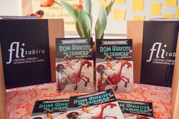Flitabira doa exemplares do livro “Dom Quixote Para Crianças” para escolas municipais de Itabira