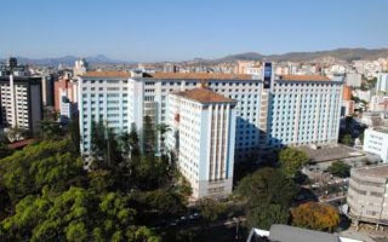 Bandidos arrombam Santa Casa de BH, alarme dispara e eles fogem