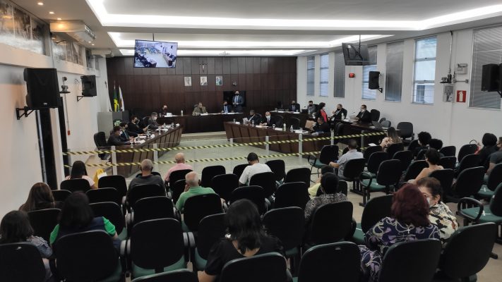 Em reunião amistosa, vereadores aprovam projetos e concedem homenagens em Monlevade