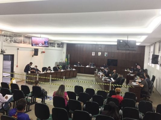 Votação do projeto de subsídio ao transporte público tem clima tenso na Câmara de Monlevade