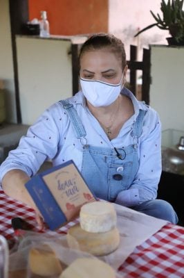 Queijo Dona Iaiá, de Conceição do Mato Dentro, recebe medalha de prata em concurso na França