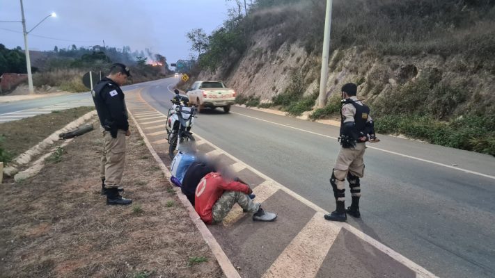 pm-detem-suspeitos-de-provocar-incendio-as-margens-da-mg-129-em-itabira