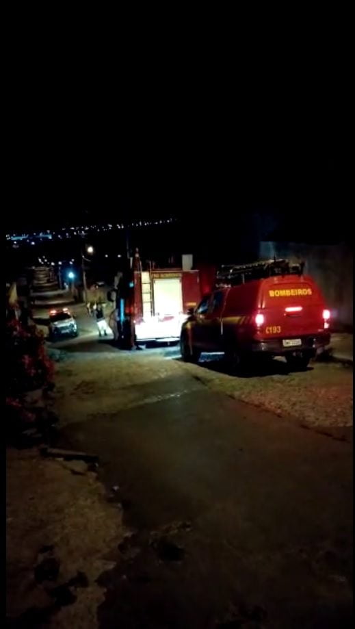 Casa pega fogo em Sete Lagoas após morador se descuidar com fogão à lenha