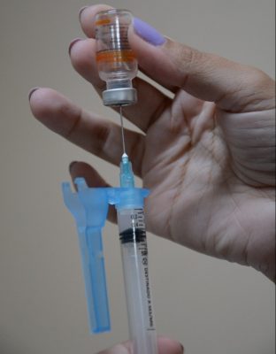 Covid: Prossegue hoje a vacinação de adultos que se cadastraram para a primeira dose em Monlevade