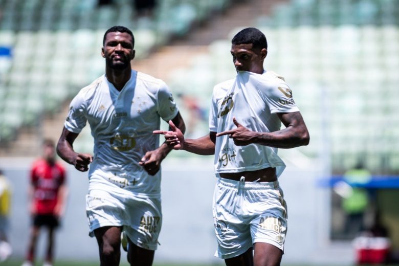 Para não cair como o whatsapp, Cruzeiro precisa dos jovens jogadores