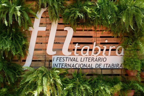 "O Flitabira é um festival inovador em todos os campos", afirma o jornalista Afonso Borges