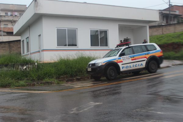 saveiro-furtada-e-abandonada-no-bairro-clovis-alvim-i