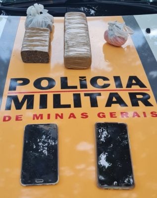 Polícia Rodoviária apreende maconha e cocaína na MG-010