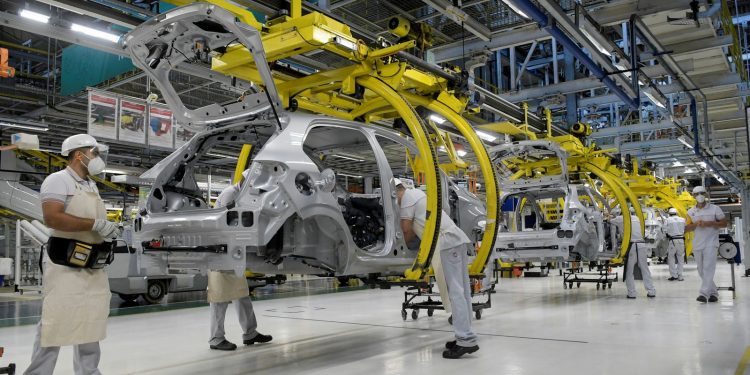 Indústria eletroeletrônica fecha 2022 com faturamento de R$ 220,4 bi, diz Abinee
