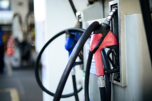 Petrobras anuncia redução de R$ 0,40 no preço do diesel