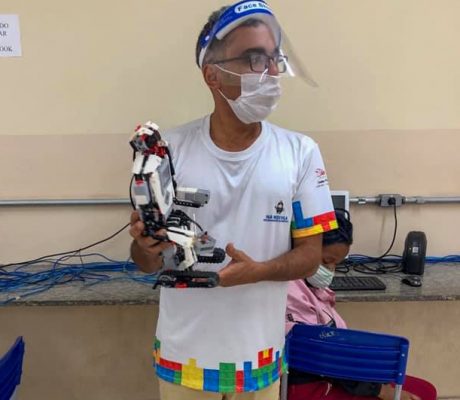 Alunos da Emip apresentam projeto “Na Mochila” para comunidade e organizadores da Mostra Nacional de Robótica
