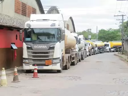 Tanqueiros voltam atrás e greve em Minas Gerais é suspensa