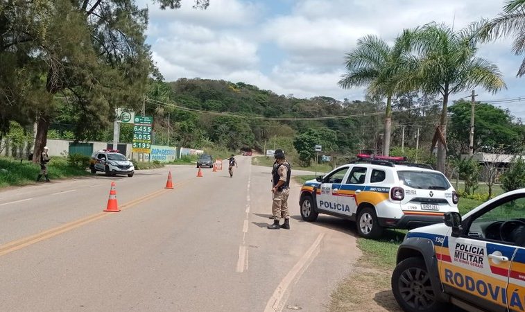 Acidentes nas estradas de Minas deixam 19 mortos durante o feriadão