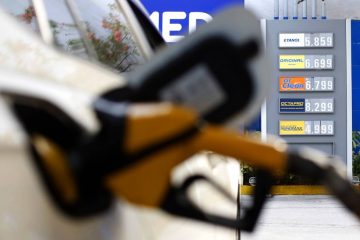 Após aumentar o preço desde junho, Petrobras anuncia redução em 3,13% do valor da gasolina