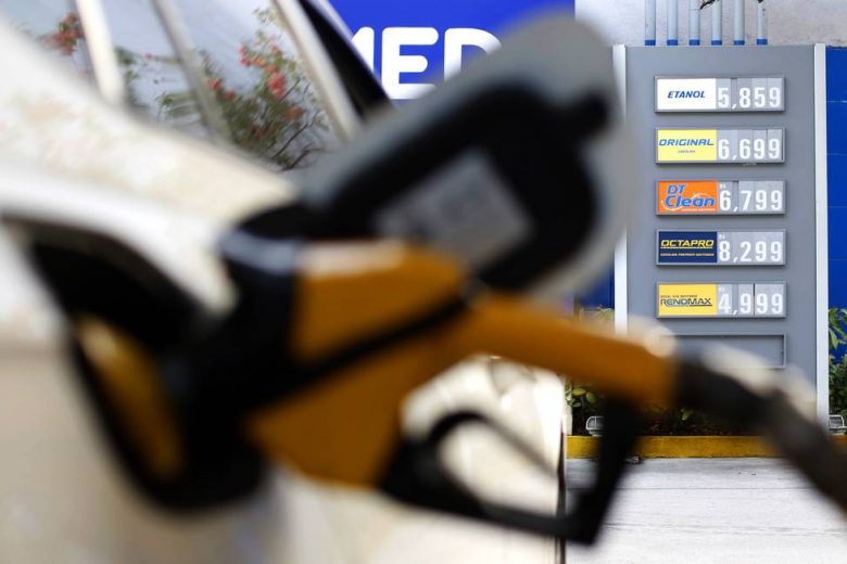 Após aumentar o preço desde junho, Petrobras anuncia redução em 3,13% do valor da gasolina