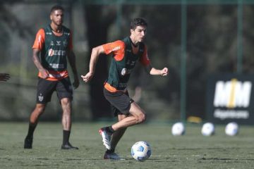 Nacho Fernández treina com bola e pode reforçar Atlético contra o Juventude