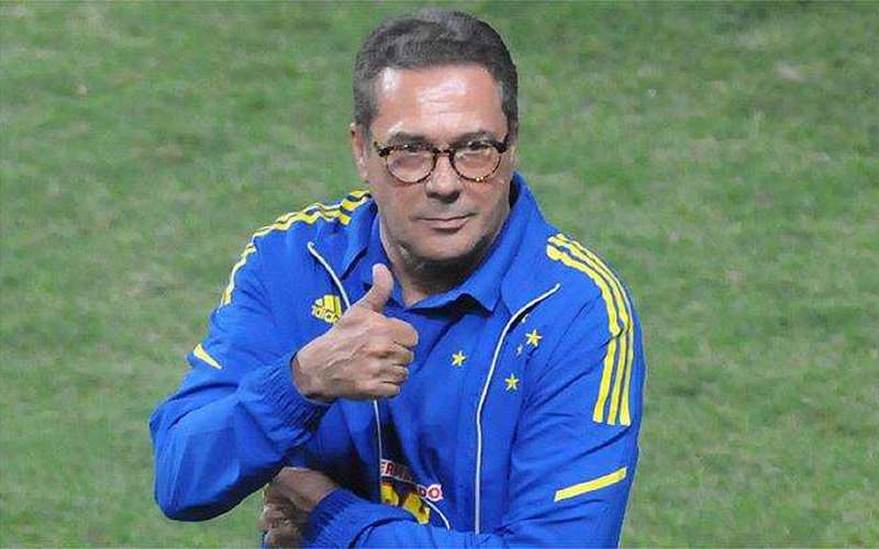 Vanderlei Luxemburgo acerta renovação com o Cruzeiro