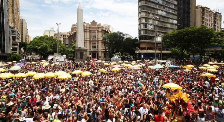 Megaeventos iniciam vendas de ingressos para o Carnaval 2022 em BH