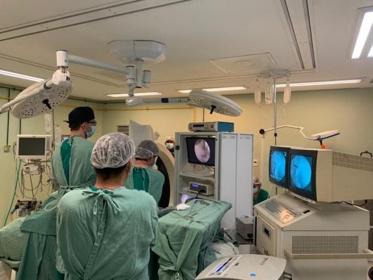 HNSD realiza primeira cirurgia endoscópica de coluna no município