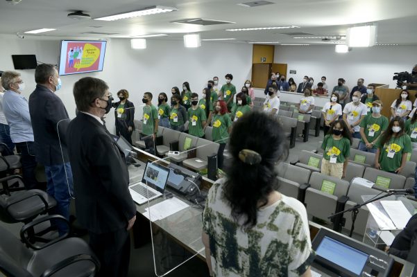 Proposta apresentada por Monlevade é aprovada em Plenária Estadual do projeto Parlamento Jovem