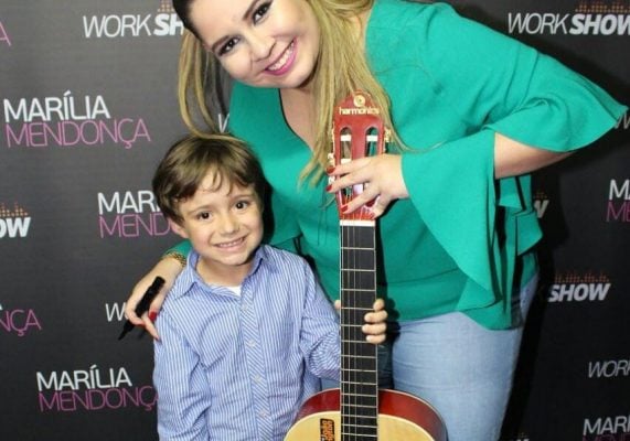 Fã de Marília Mendonça, itabirano Gabriel Caipira presta homenagem a cantora