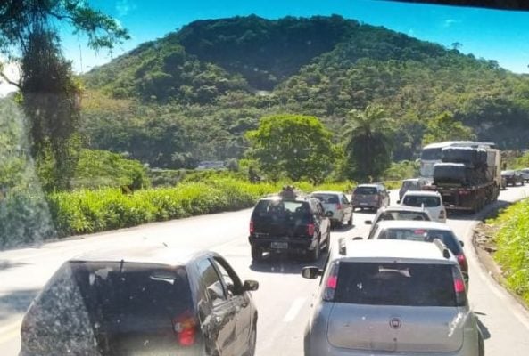 Proclamação da República: volta do feriado causa congestionamento na BR-381