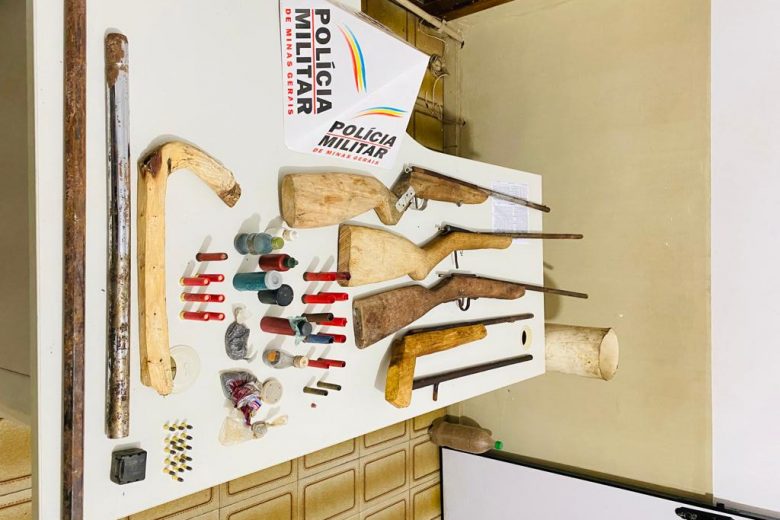 PM apreende armas no povoado de Barro Branco, em Ferros