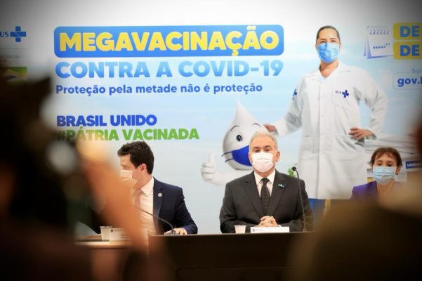 População acima de 18 anos pode tomar dose de reforço