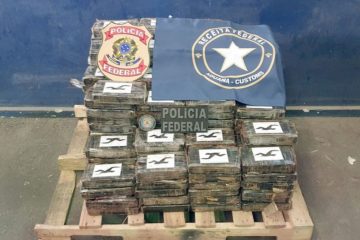 Cães farejadores localizam e Polícia Federal apreende 265 kg de cocaína