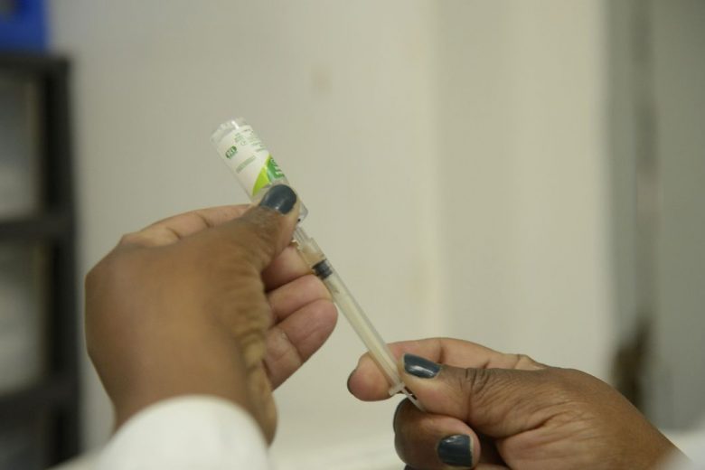 Ipatinga começa a vacinar crianças imunocomprometidas na faixa etária de quatro anos