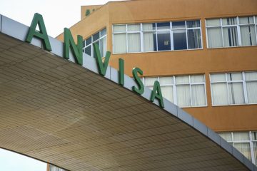 Ômicron: Anvisa pede dados sobre vacinas já autorizadas no país