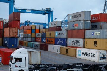AEB projeta queda das exportações e do superávit da balança em 2022
