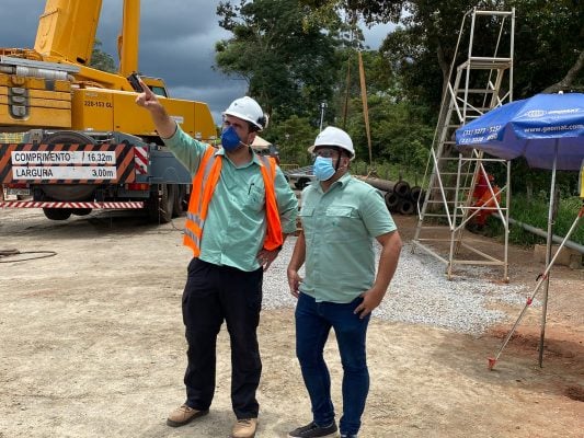 Comitiva do Sindicato Metabase visita obras na barragem do Pontal