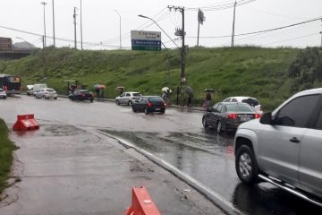 Belo Horizonte registra fortes chuvas e pontos interditados por risco de transbordamento