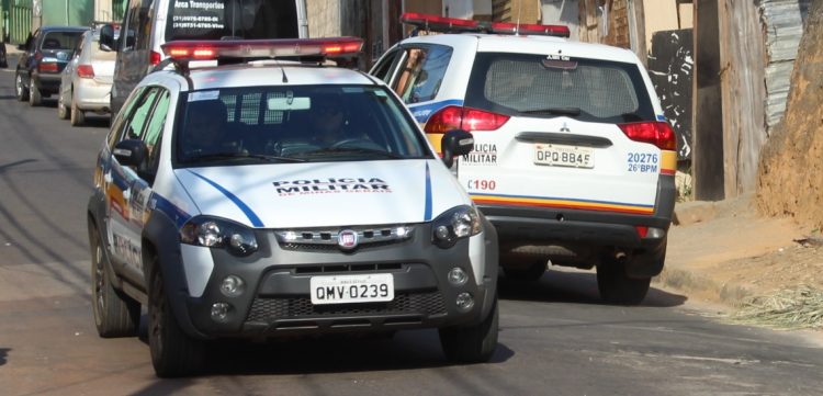 Jovem morre após ser baleado no bairro Praia