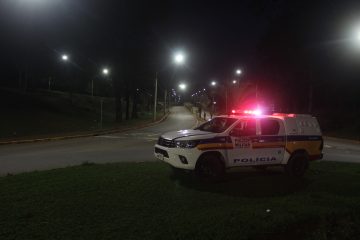 Homem tem caminhonete furtada enquanto urinava em rodovia
